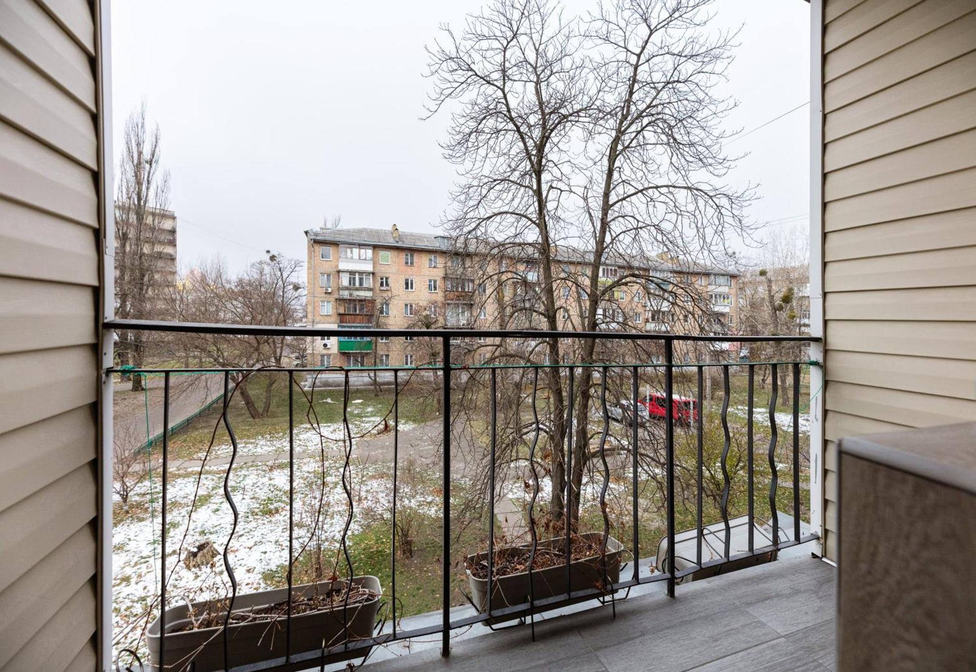 Апартаменти Дарницька Площа Kiew Exterior foto
